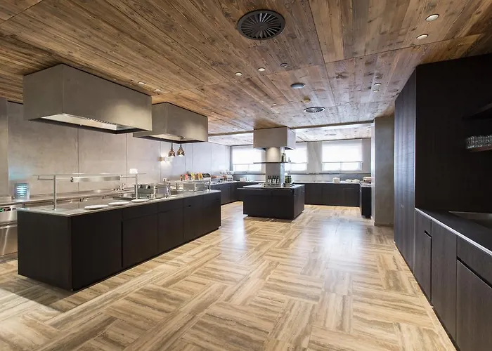 Отель Elisabethhotel Premium Private Retreat- Adults Only Майрхофен